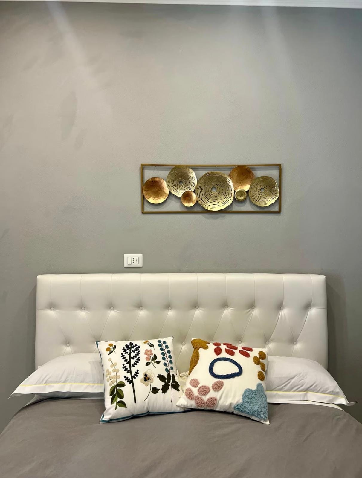 Camera da letto matrimoniale elegante a Sanremo